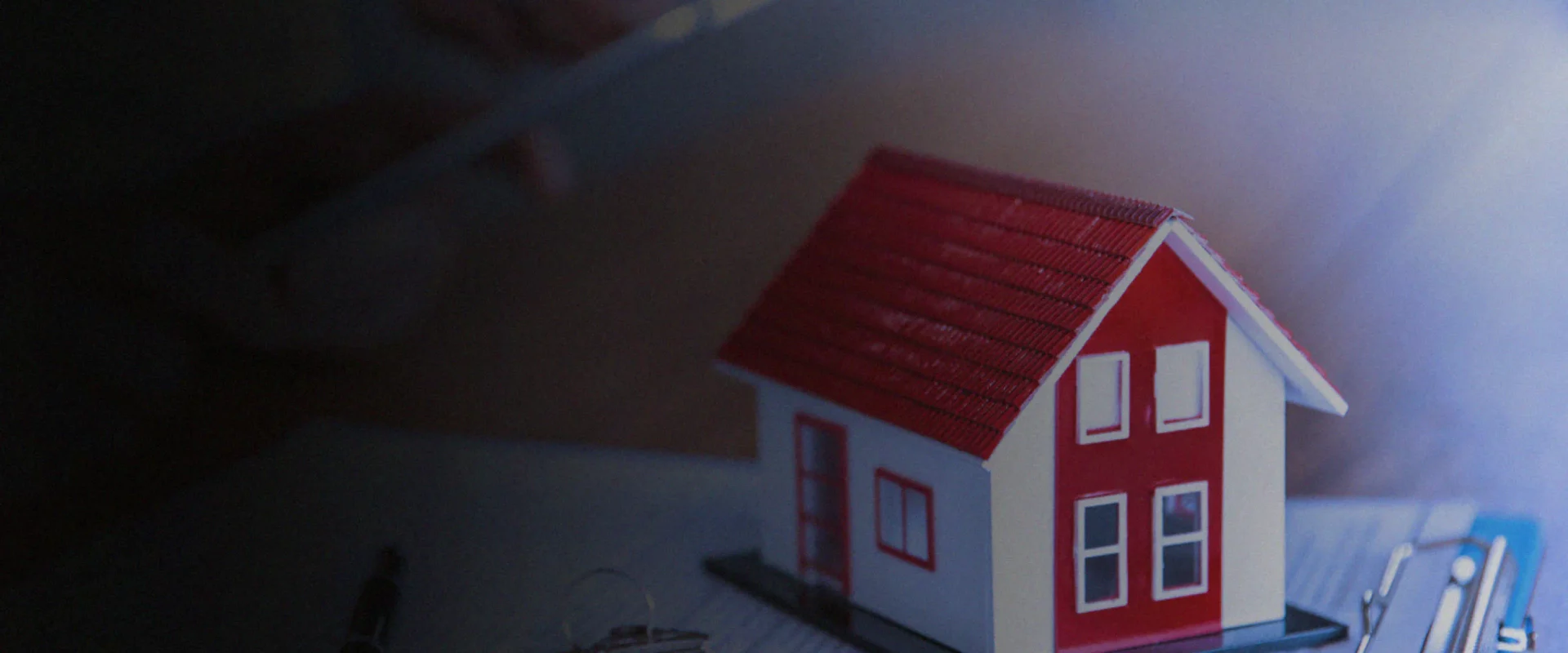 client-having-a-real-estate-discussion-with-his-appraiser-raleigh-nc